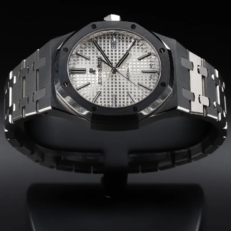 Audemars Piguet<br>15400ST Royal Oak White Dial