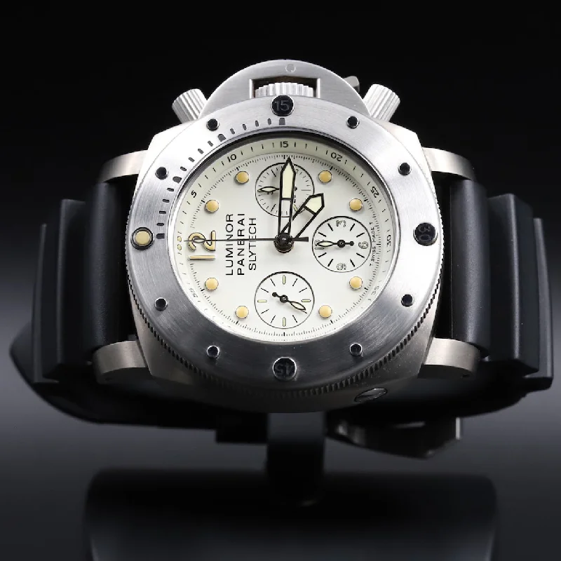 Panerai<br>PAM 00225 Luminor Submersible Slytech